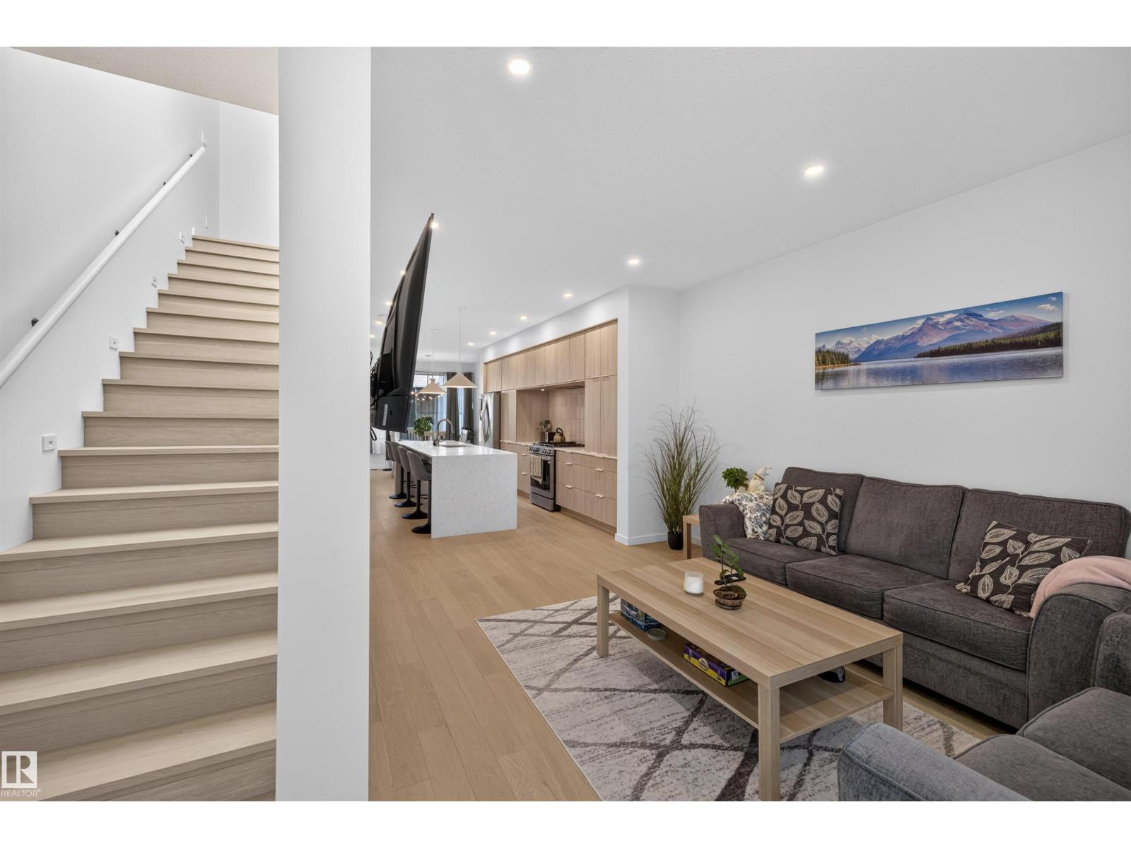 8551 81 AV NW - 3