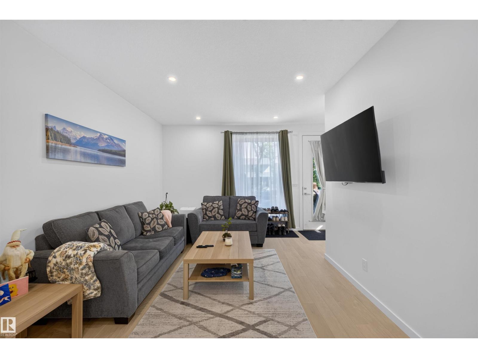 8551 81 AV NW - 5