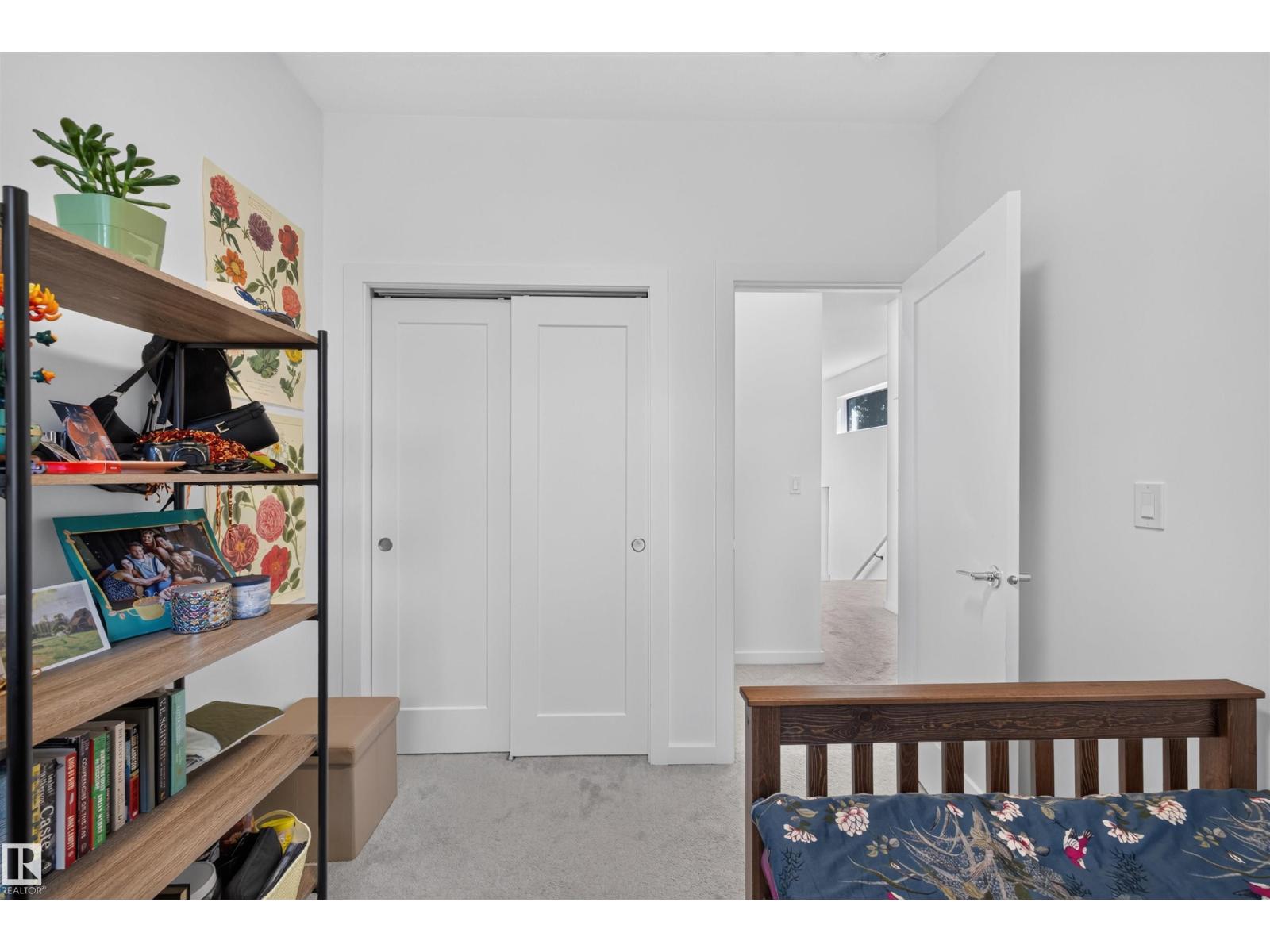8551 81 AV NW - 27