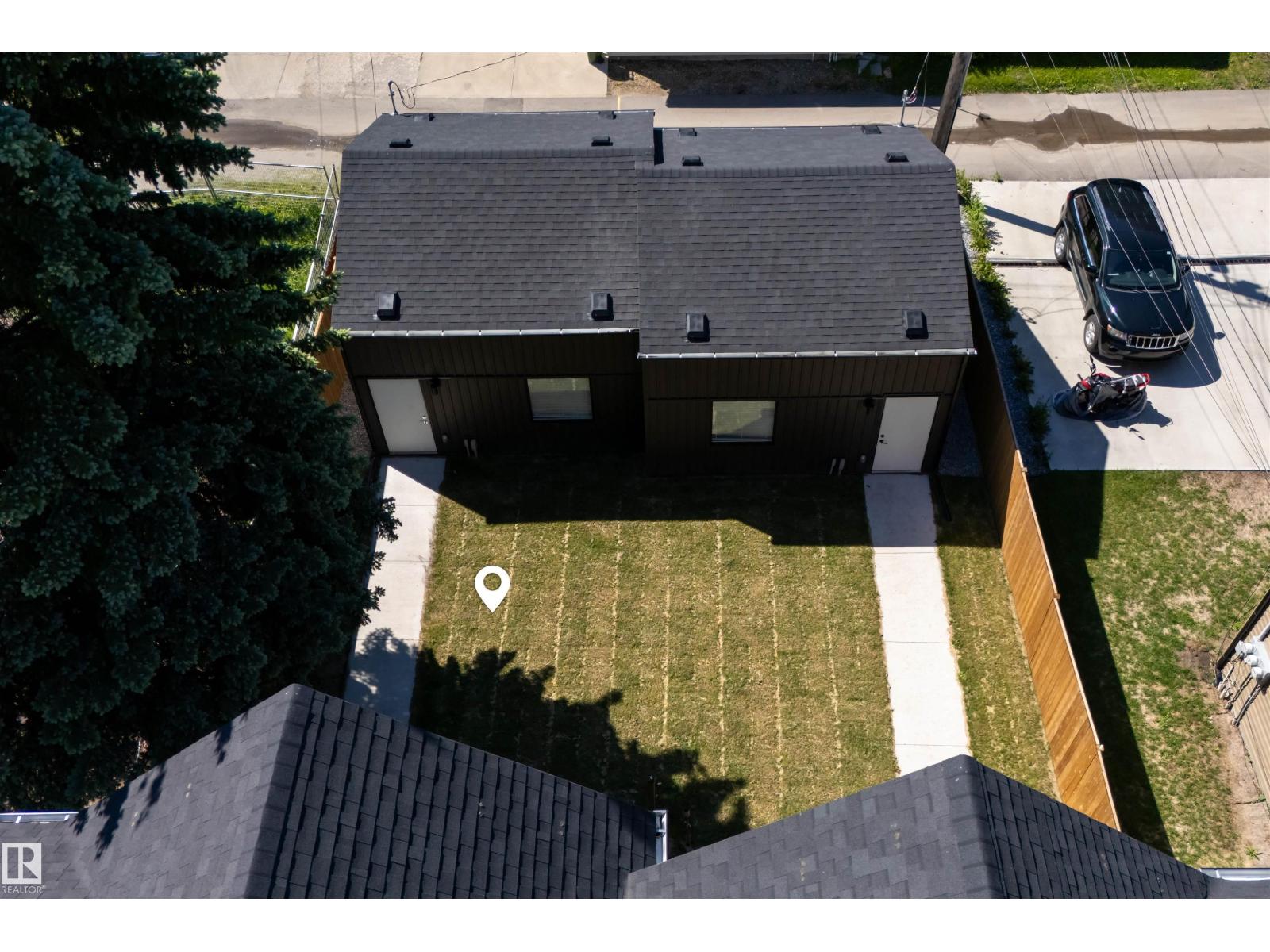 8551 81 AV NW - 45