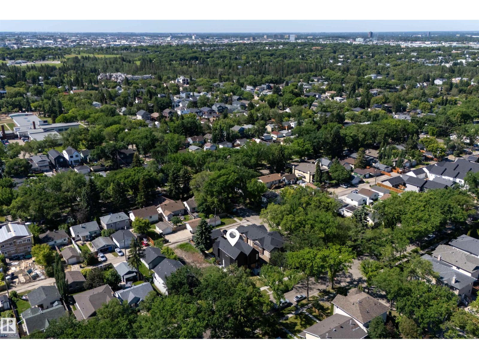 8551 81 AV NW - 51