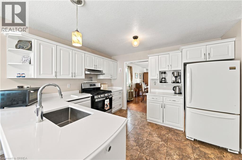 41 GRIFFITHS Drive - 11