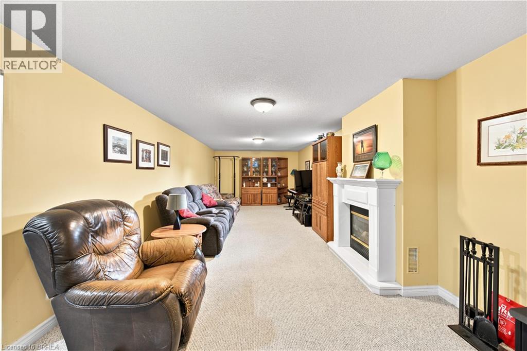 41 GRIFFITHS Drive - 23