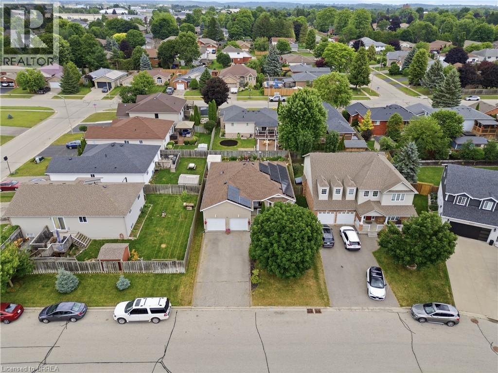 41 GRIFFITHS Drive - 37