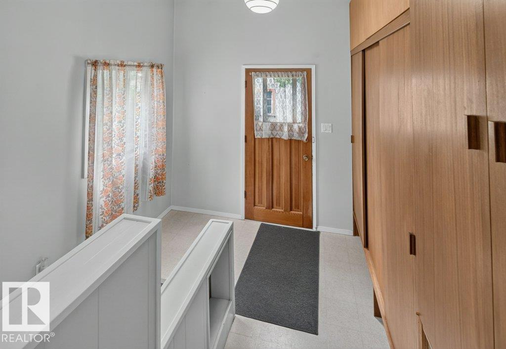 9026 92 ST NW - 16