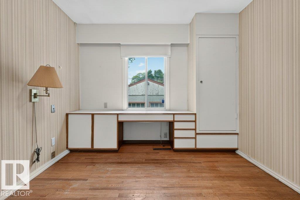 9026 92 ST NW - 10