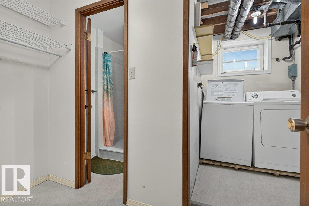 9026 92 ST NW - 24