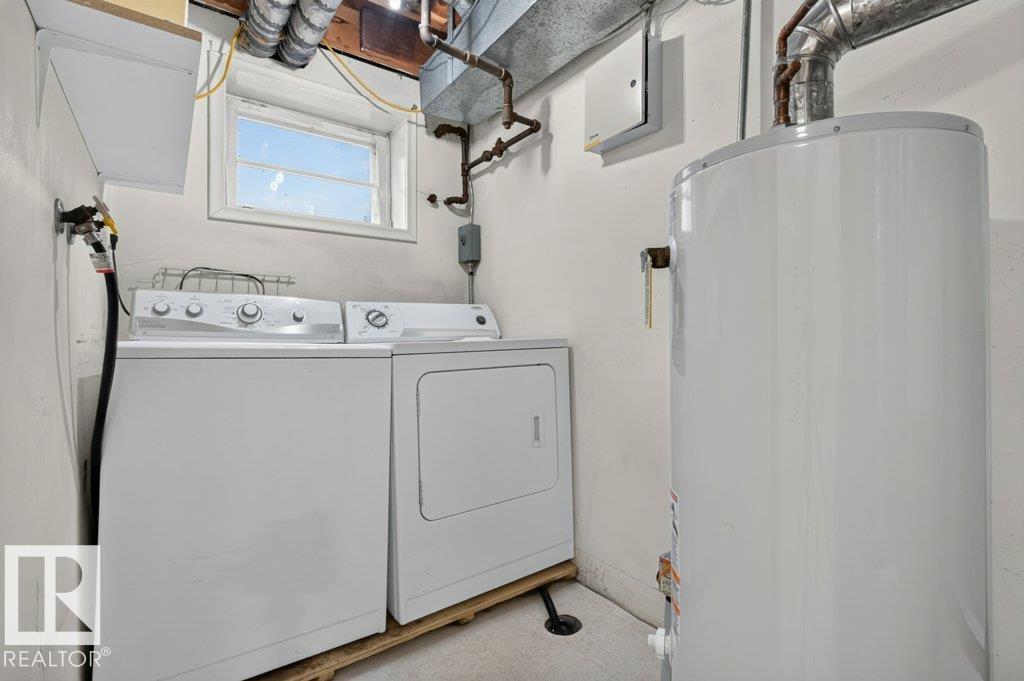 9026 92 ST NW - 26