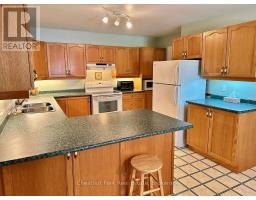 45 Pine Ridge Gate E, Gravenhurst), ON P1P1Y4 Photo 16