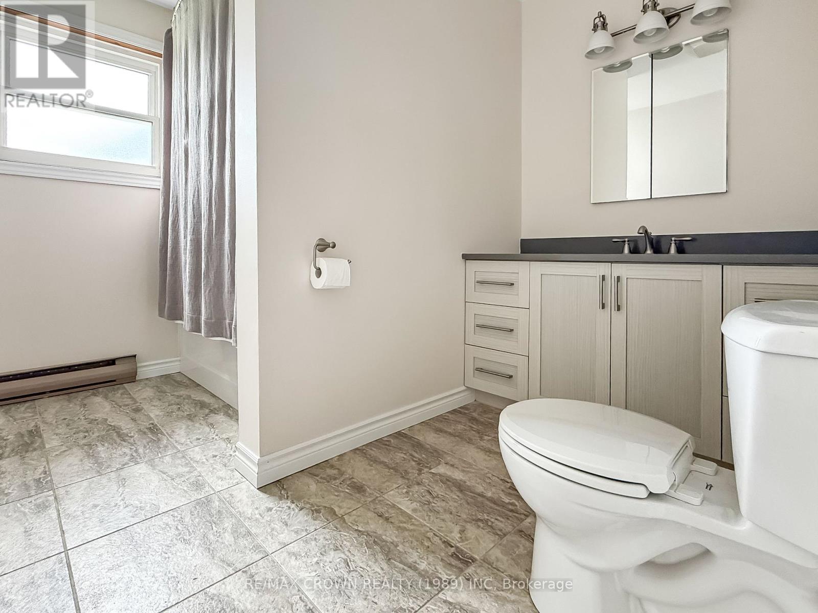 82 NEESOMADINA AVENUE - Image 23
