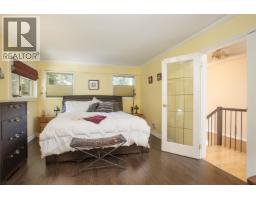 1989 Cedar Village Crescent, North Vancouver, BC V7J3P5 Photo 16