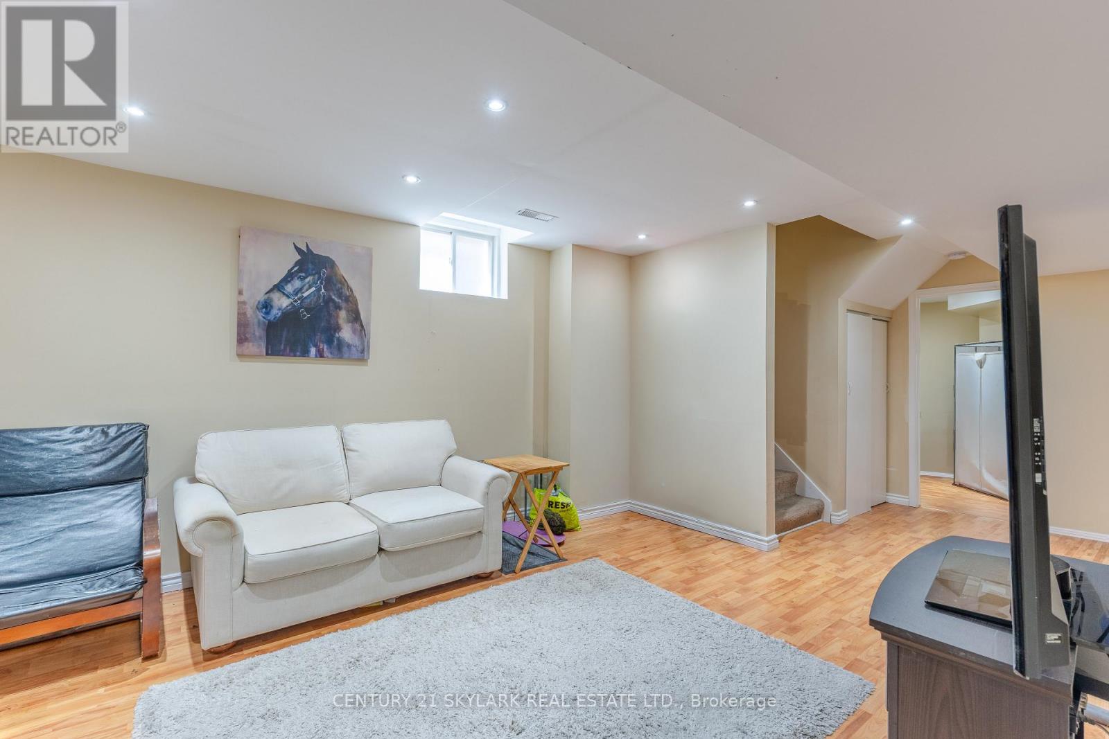 27 CLAIR AVENUE - 26