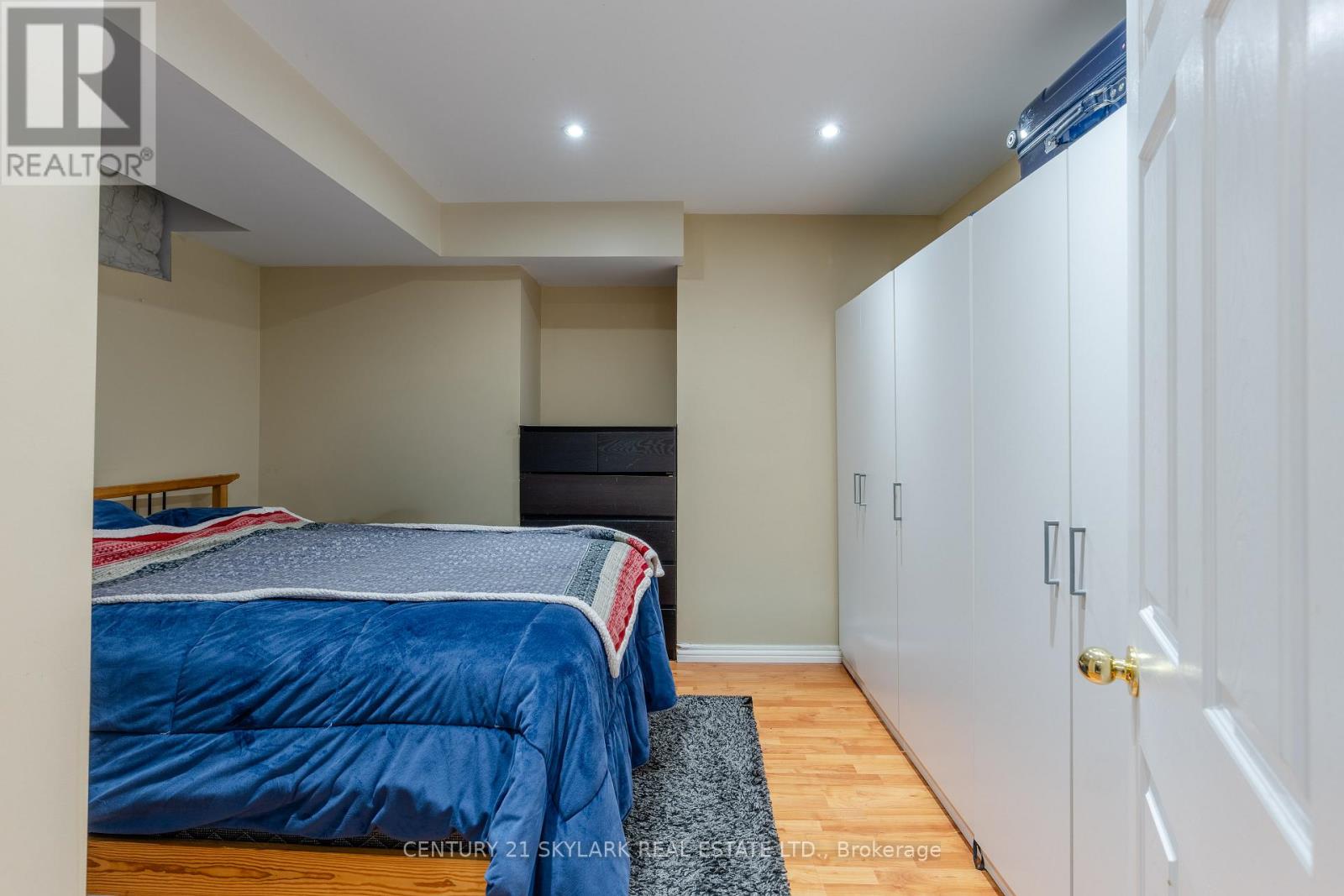 27 CLAIR AVENUE - 27