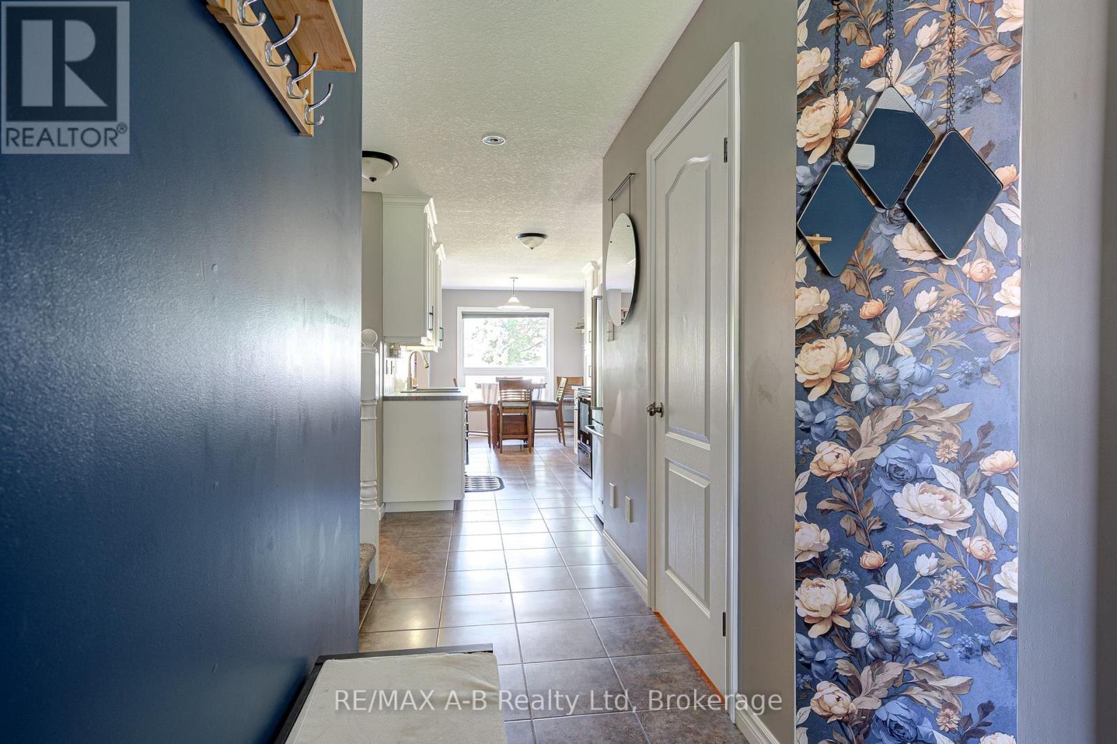 280 RAILWAY AVENUE - 11