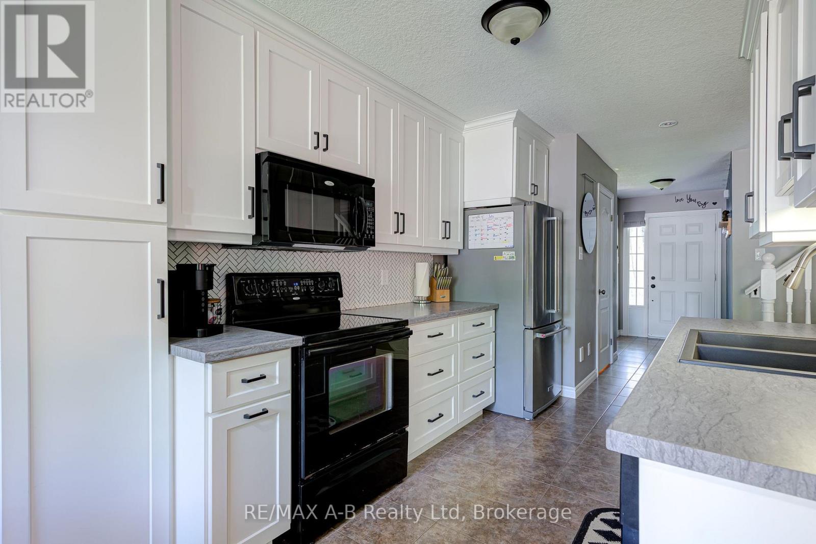 280 RAILWAY AVENUE - 15