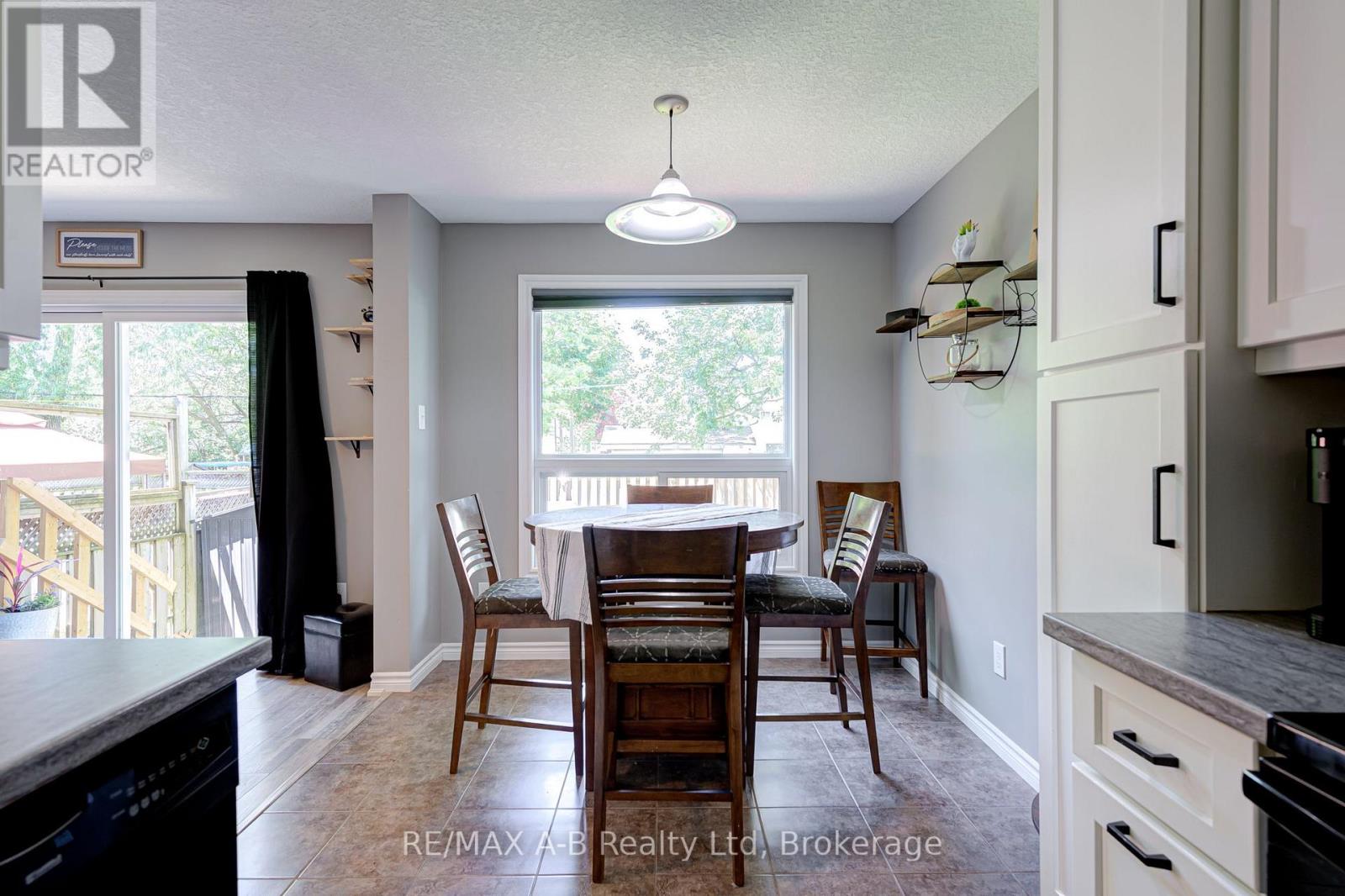 280 RAILWAY AVENUE - 16