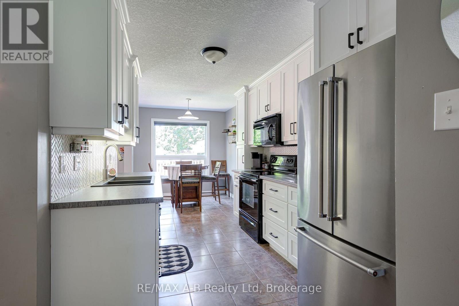 280 RAILWAY AVENUE - 18