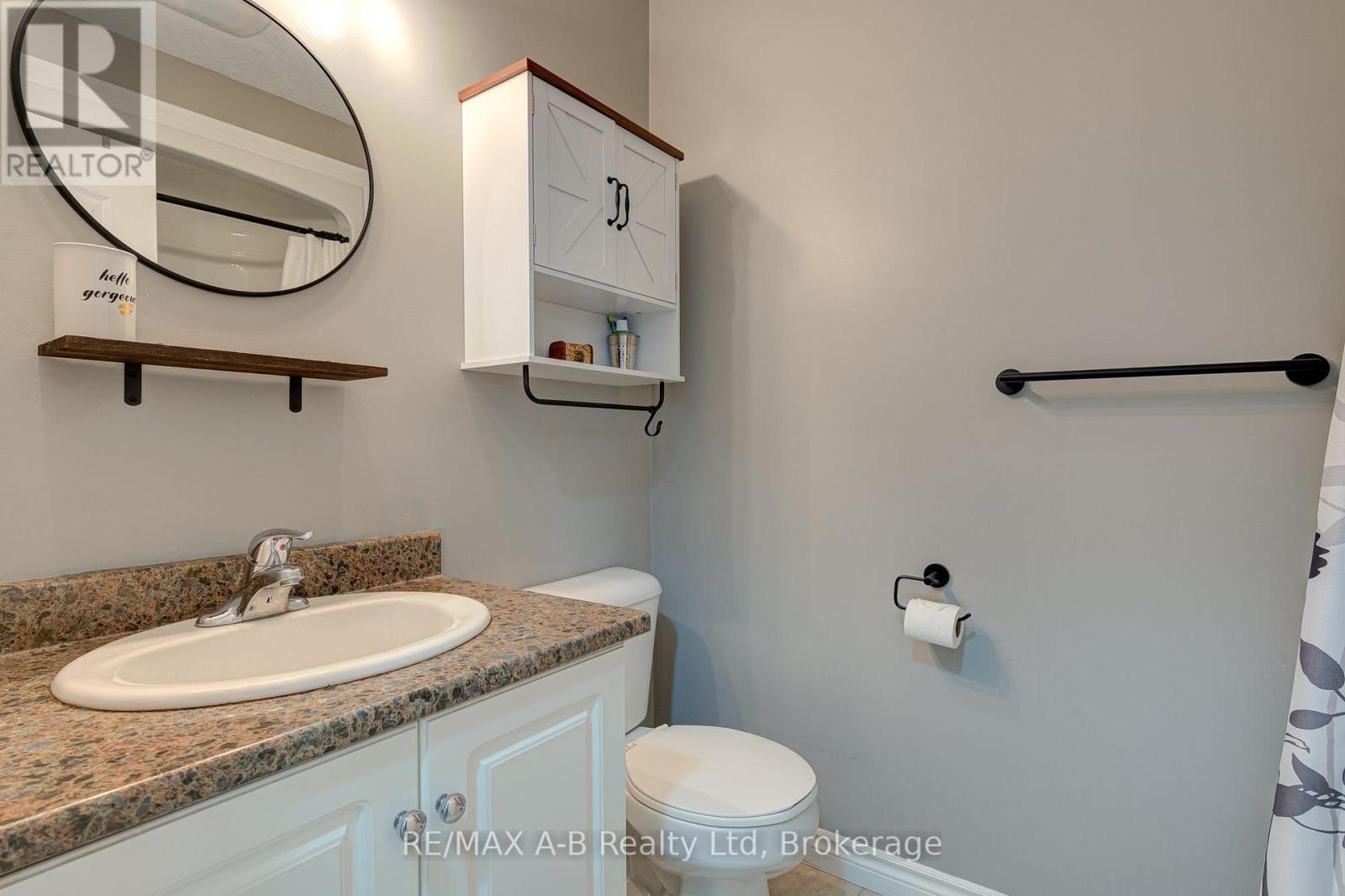 280 RAILWAY AVENUE - 32