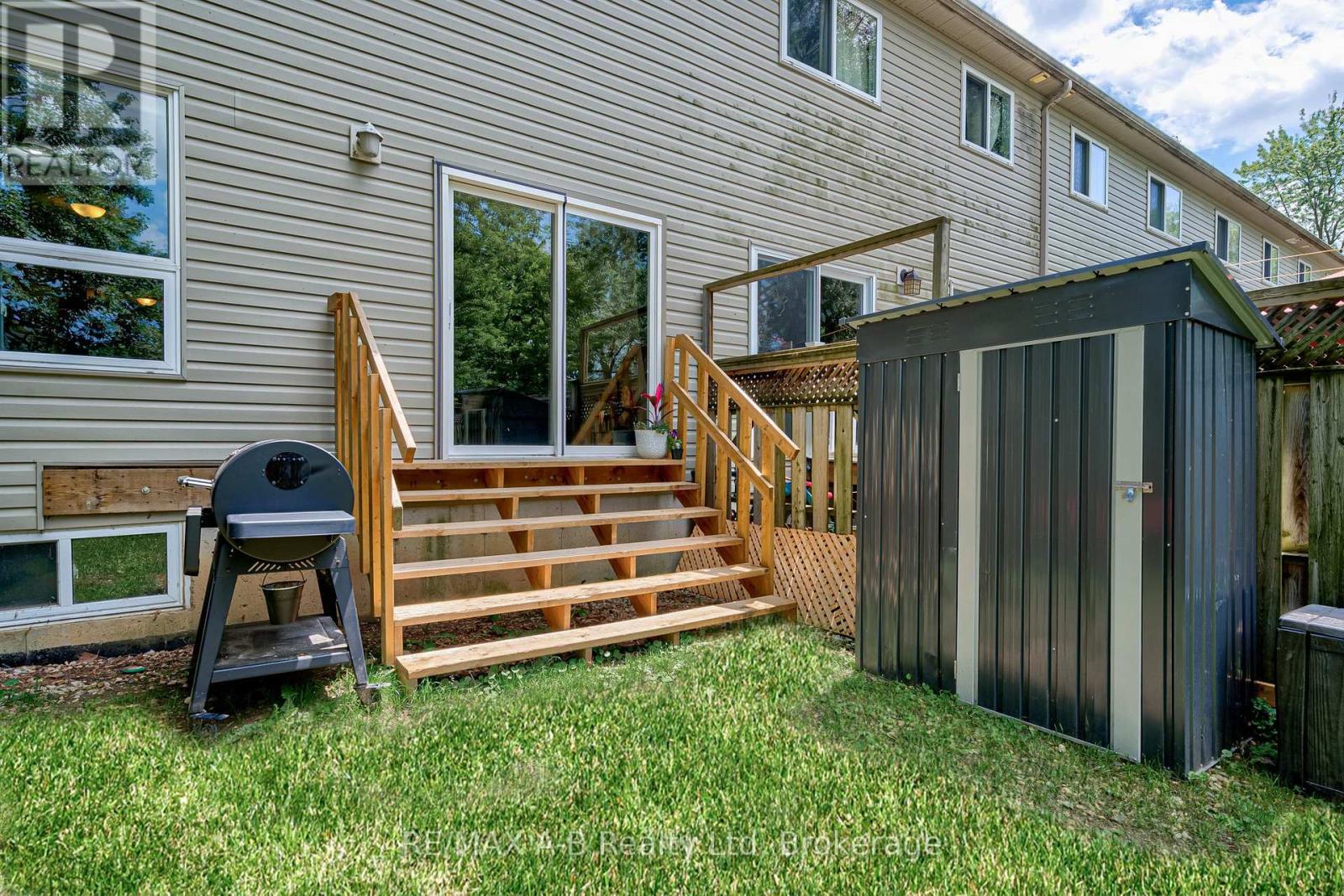 280 RAILWAY AVENUE - 9