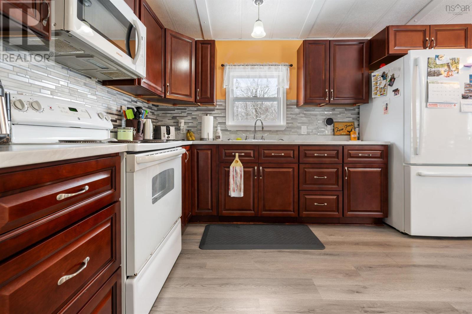 526 Old Halifax Road - 17
