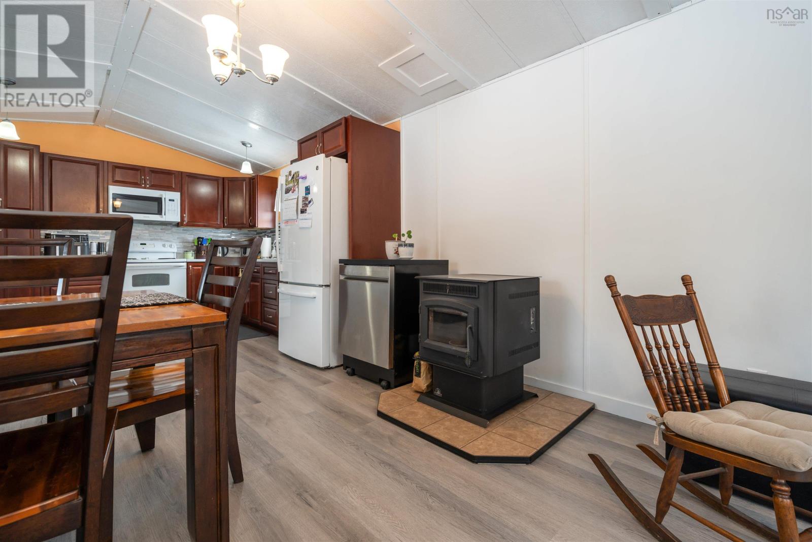 526 Old Halifax Road - 19