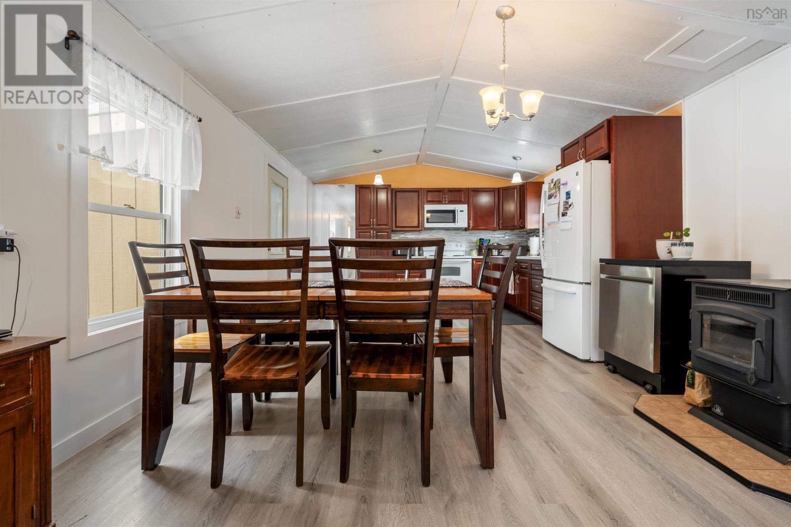 526 Old Halifax Road - 20