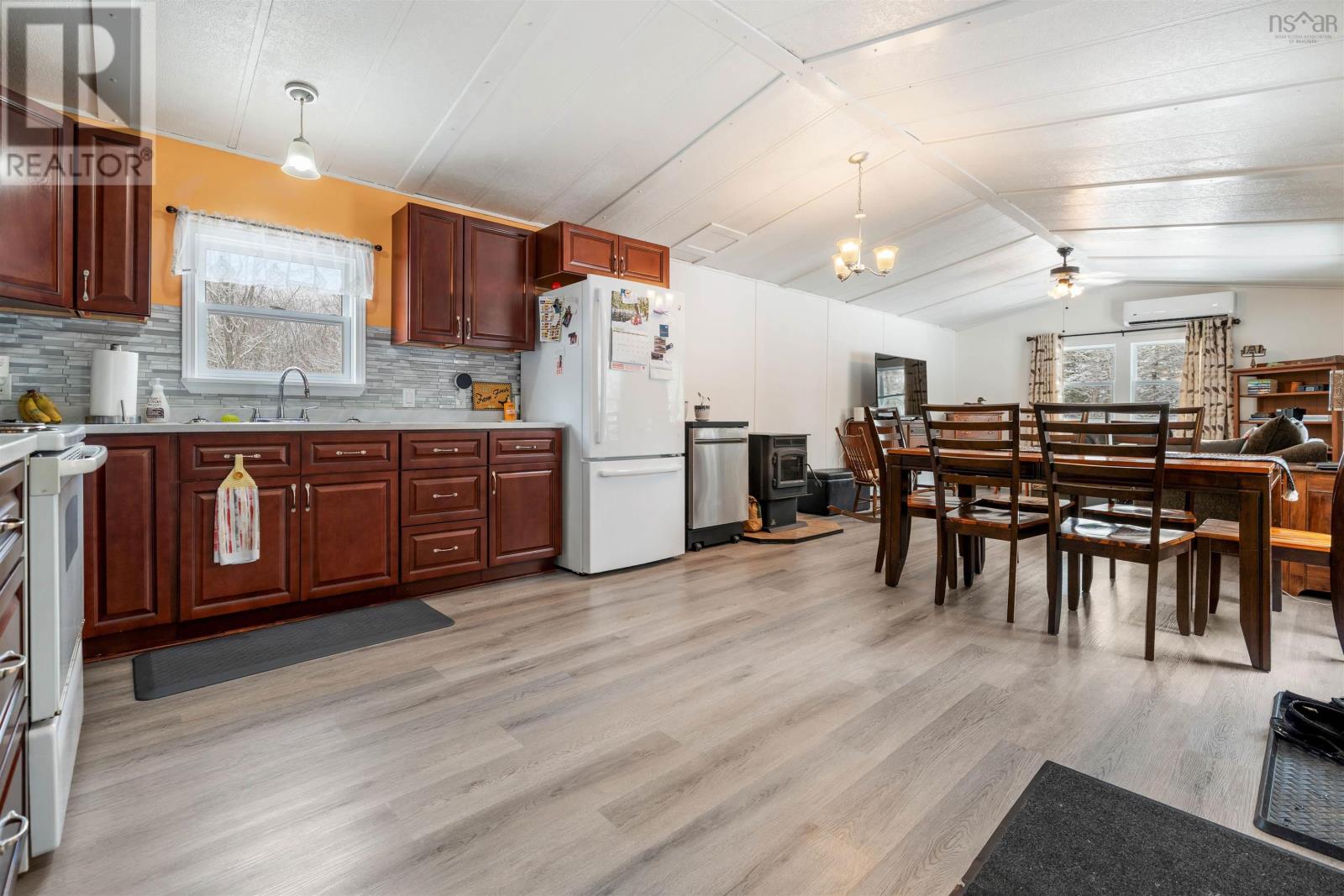 526 Old Halifax Road - 31