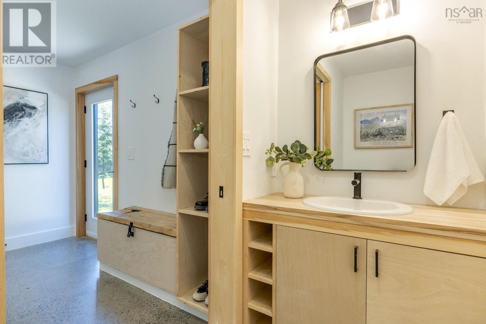 5 West Lawrencetown Road - 8