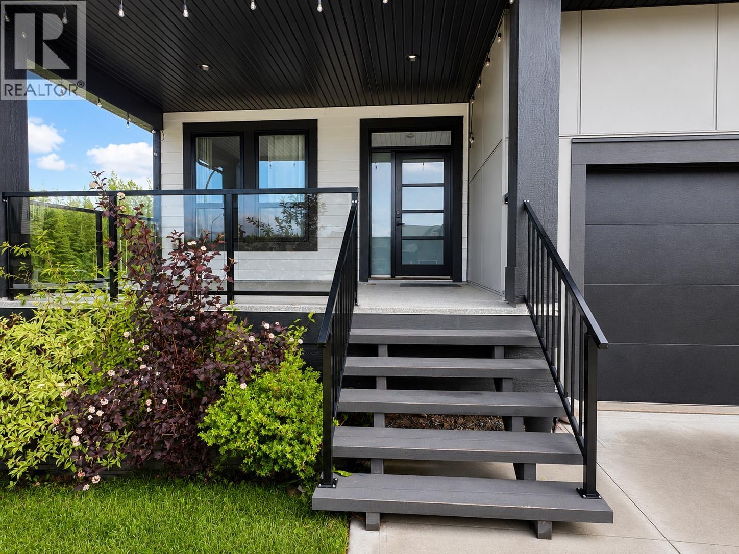 Primary bedroom of 3731 PARKVIEW CRESCENT · Prince George, BC