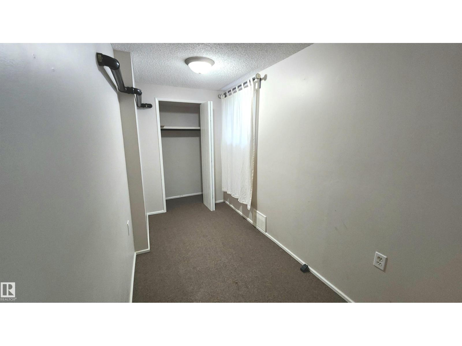9359 92 ST NW - 18