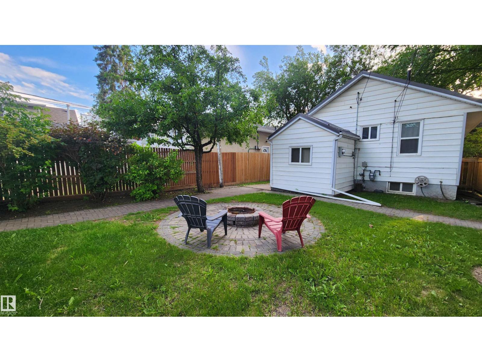 9359 92 ST NW - 20