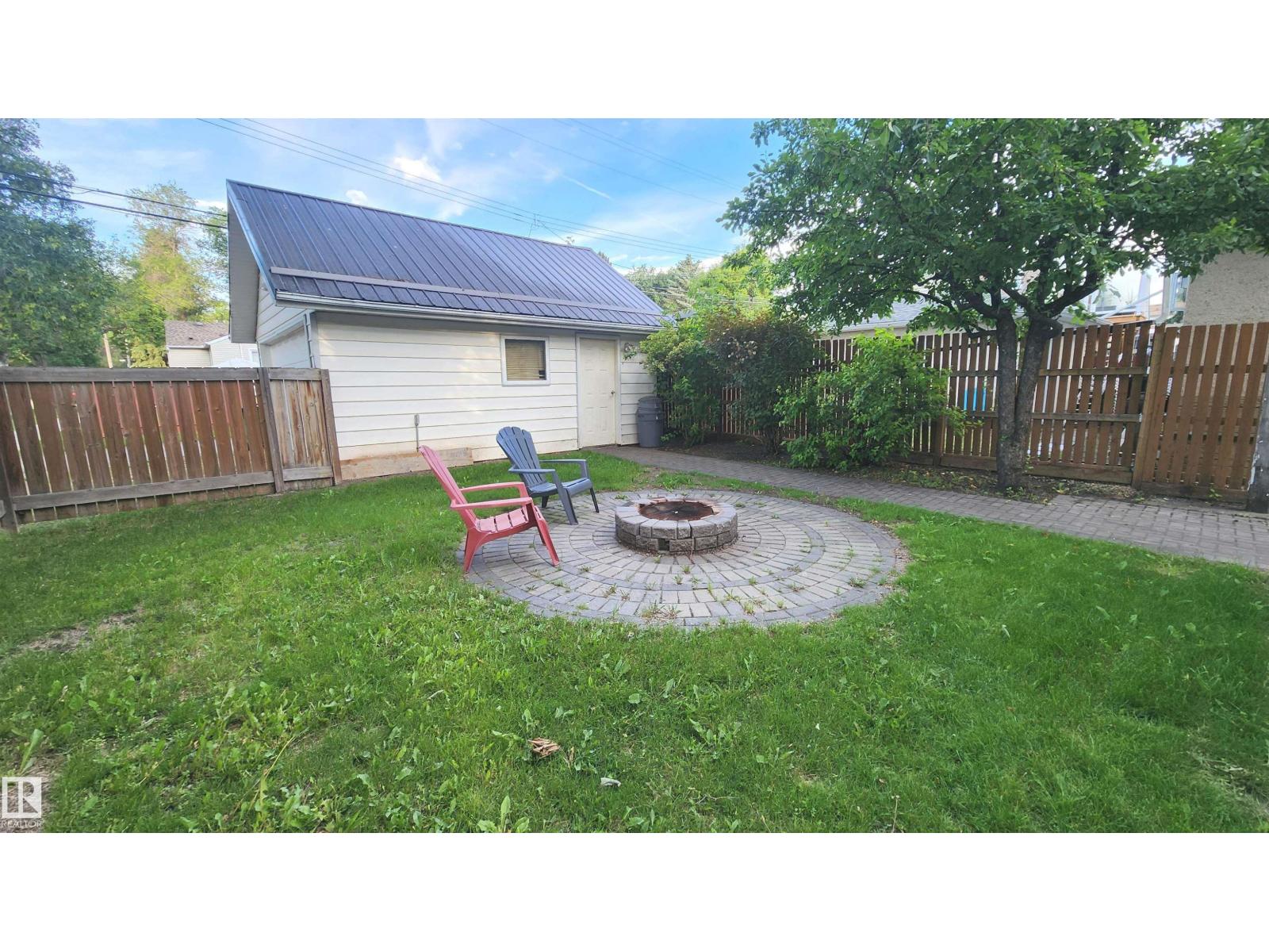9359 92 ST NW - 22