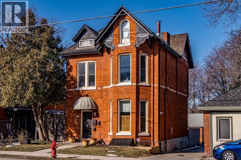 270 QUEEN Street S - 1