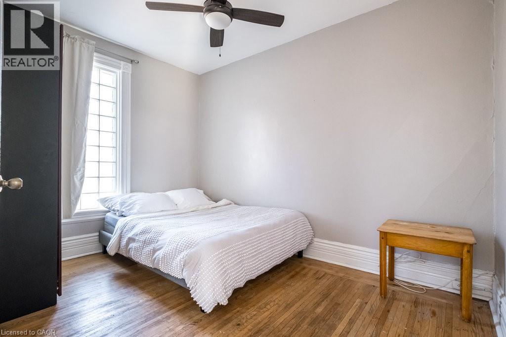 270 QUEEN Street S - 21