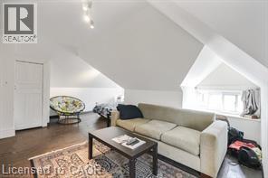 270 QUEEN Street S - 33