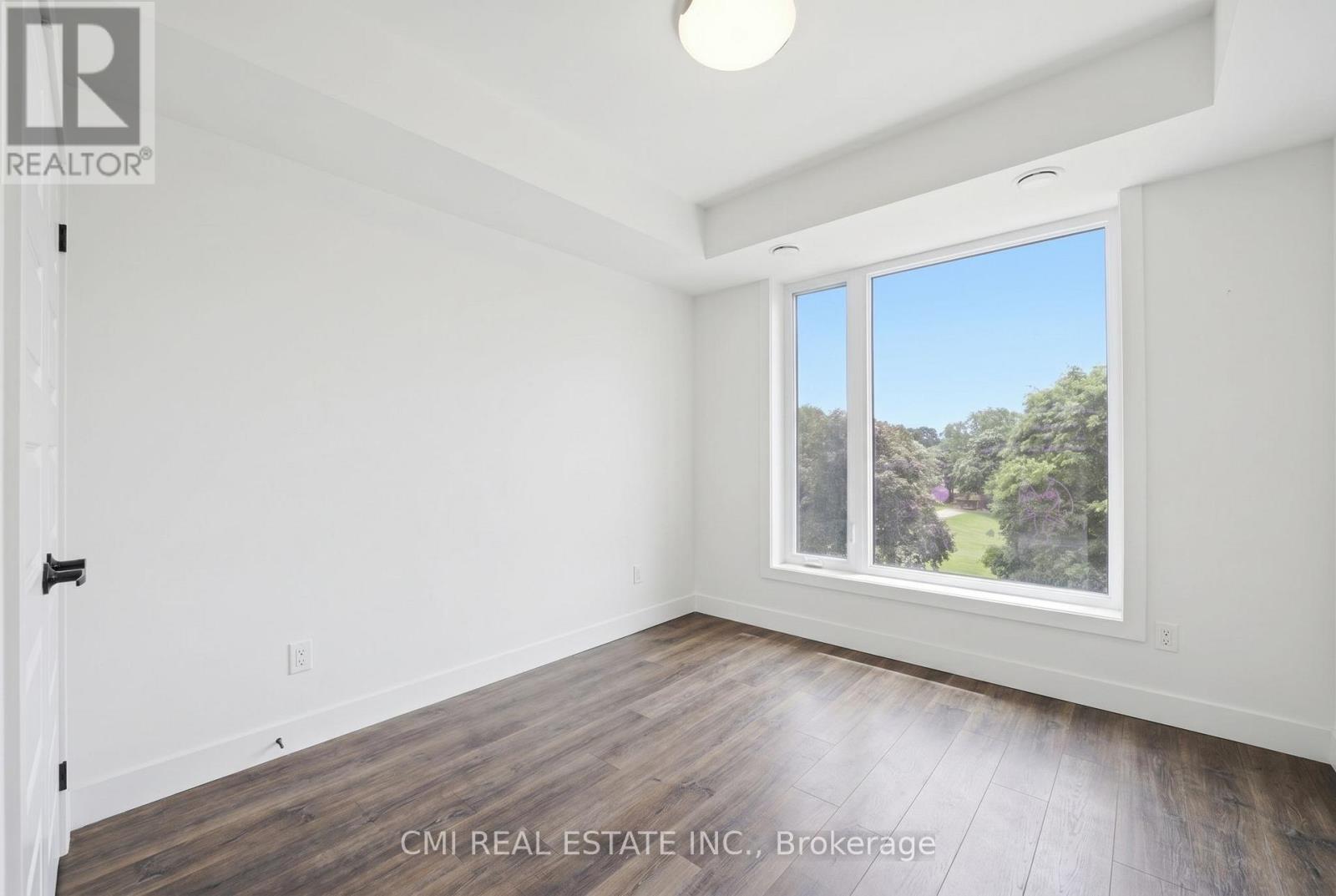 #306 103 ROGER STREET - 19