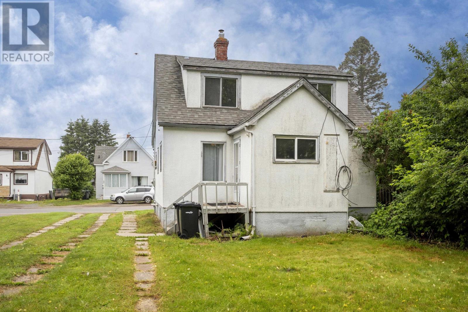 65 Kenogami Ave. N. - 6
