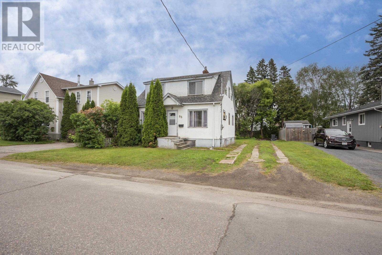 65 Kenogami Ave. N. - 45