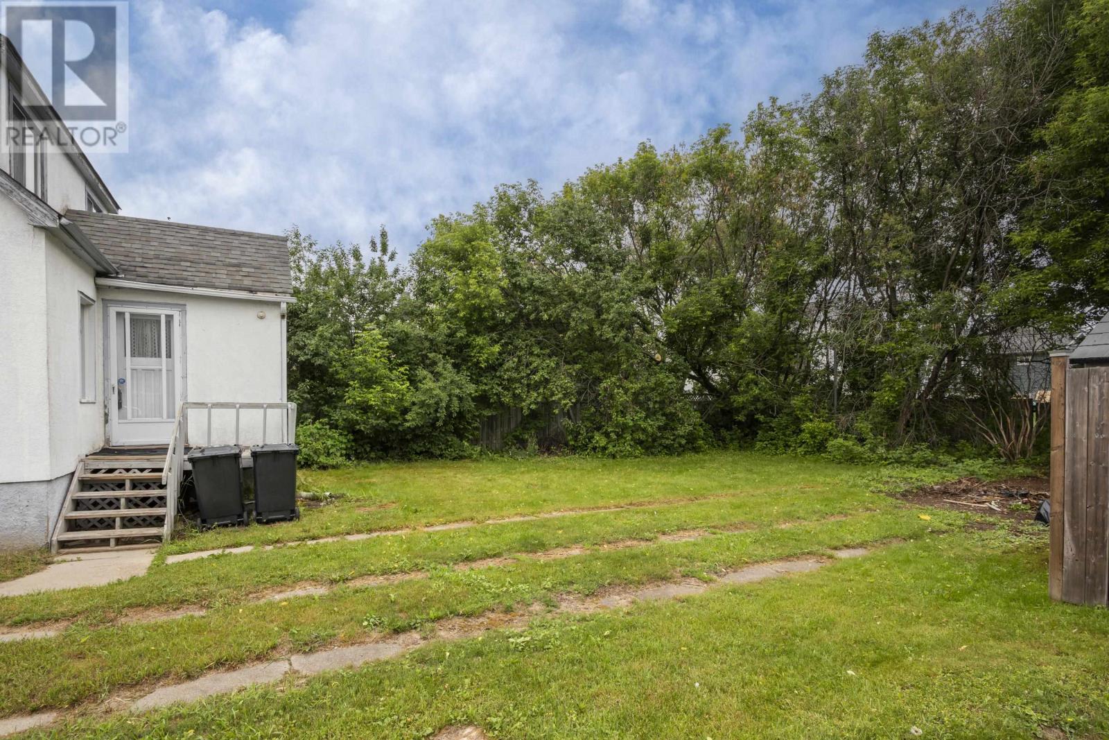 65 Kenogami Ave. N. - 7