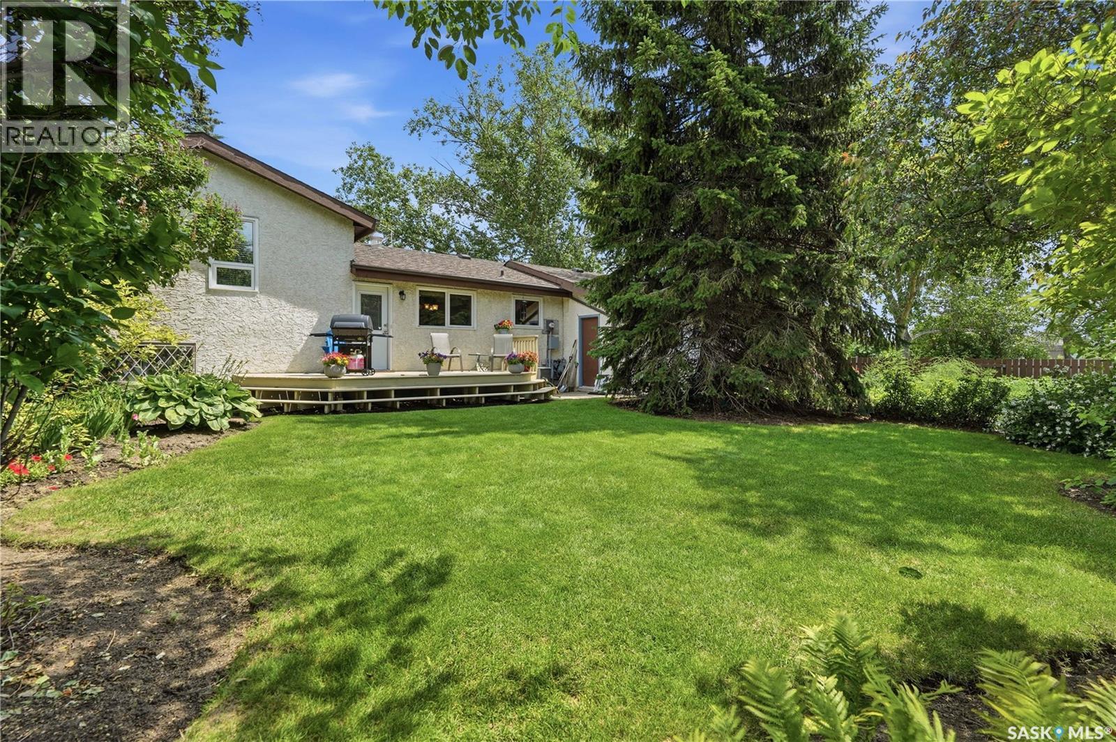 828 Seymour CRESCENT N — photo 46