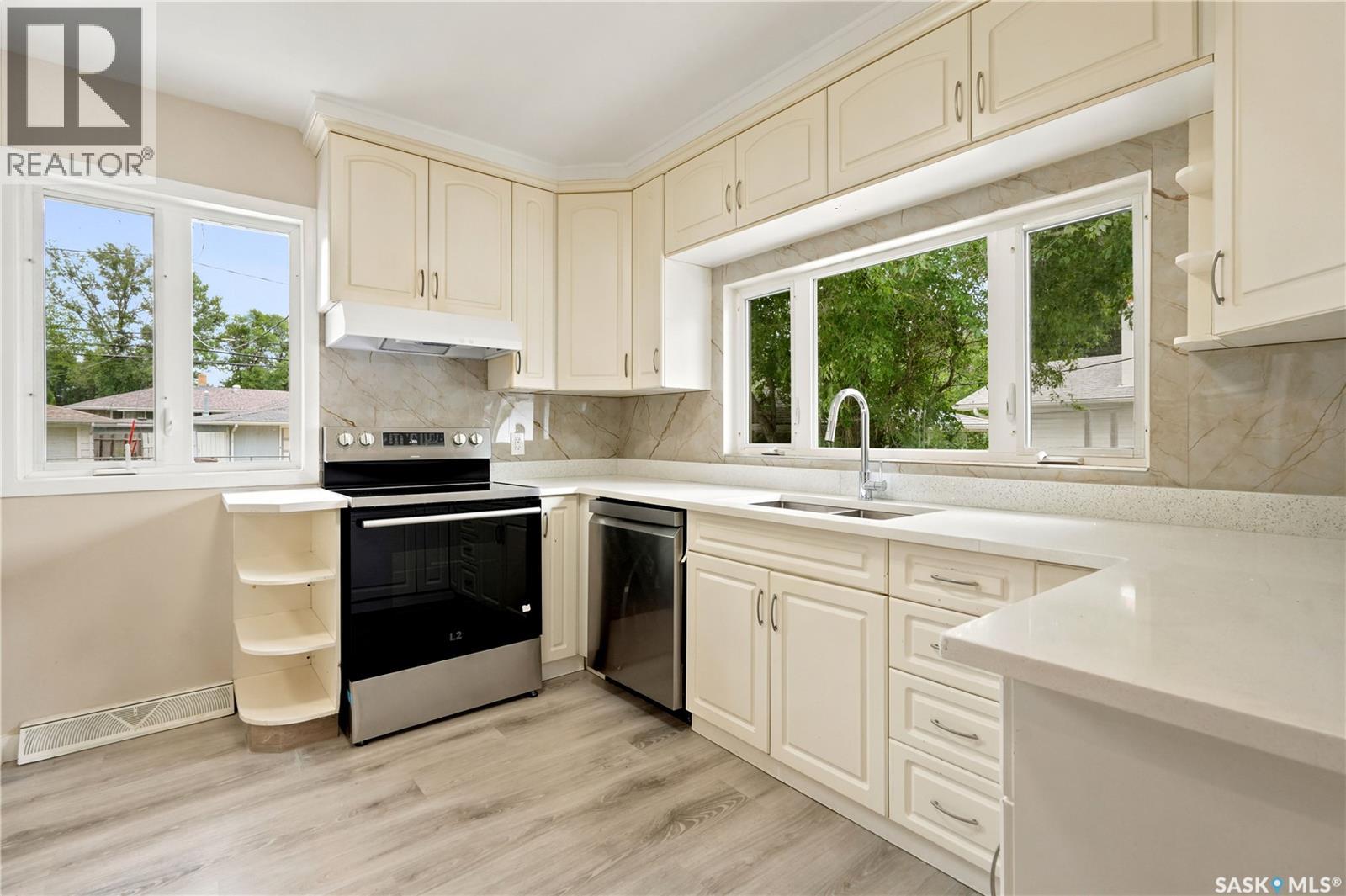 2819 Montreal CRESCENT - 10