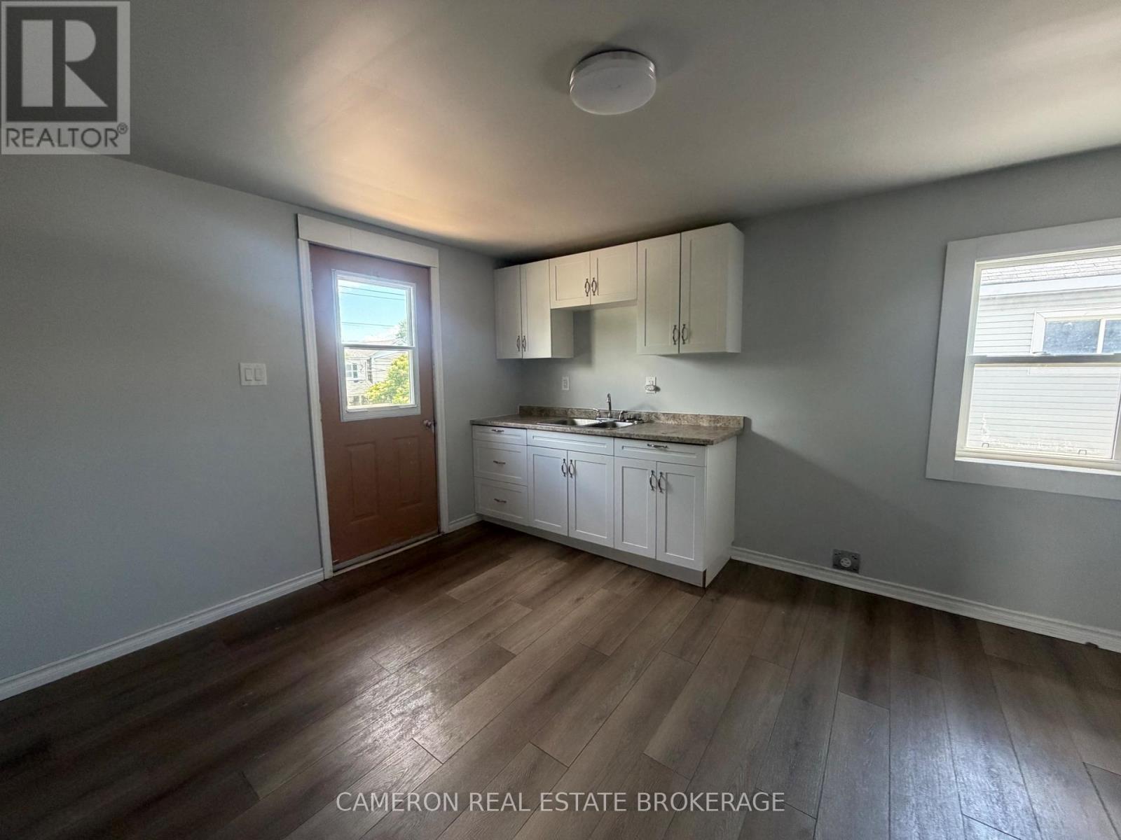 507-509 WALTON STREET - 28
