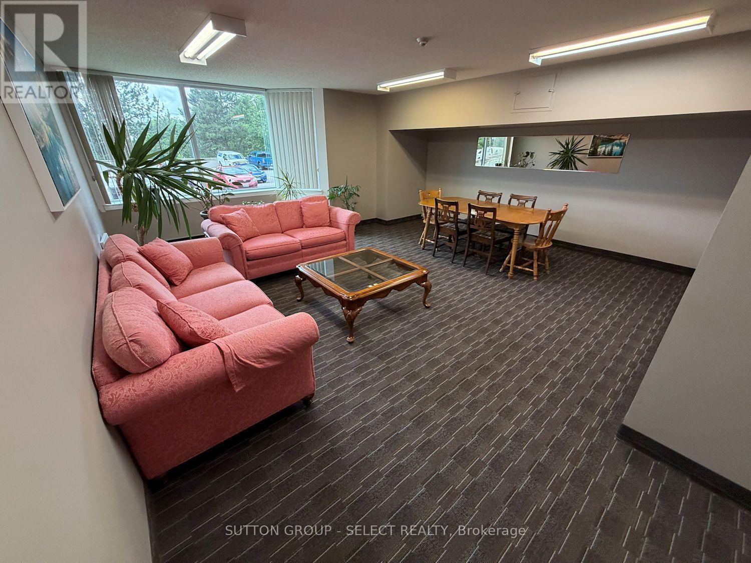 #609 35 GREEN VALLEY DRIVE - 25