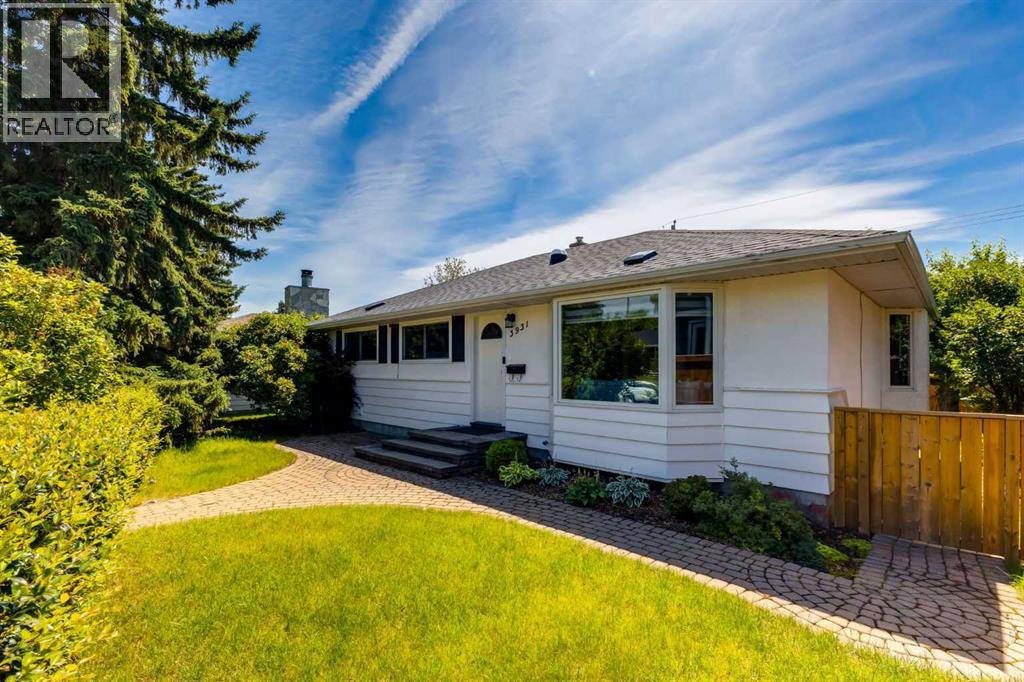 3931 23 Avenue SW - photo 2