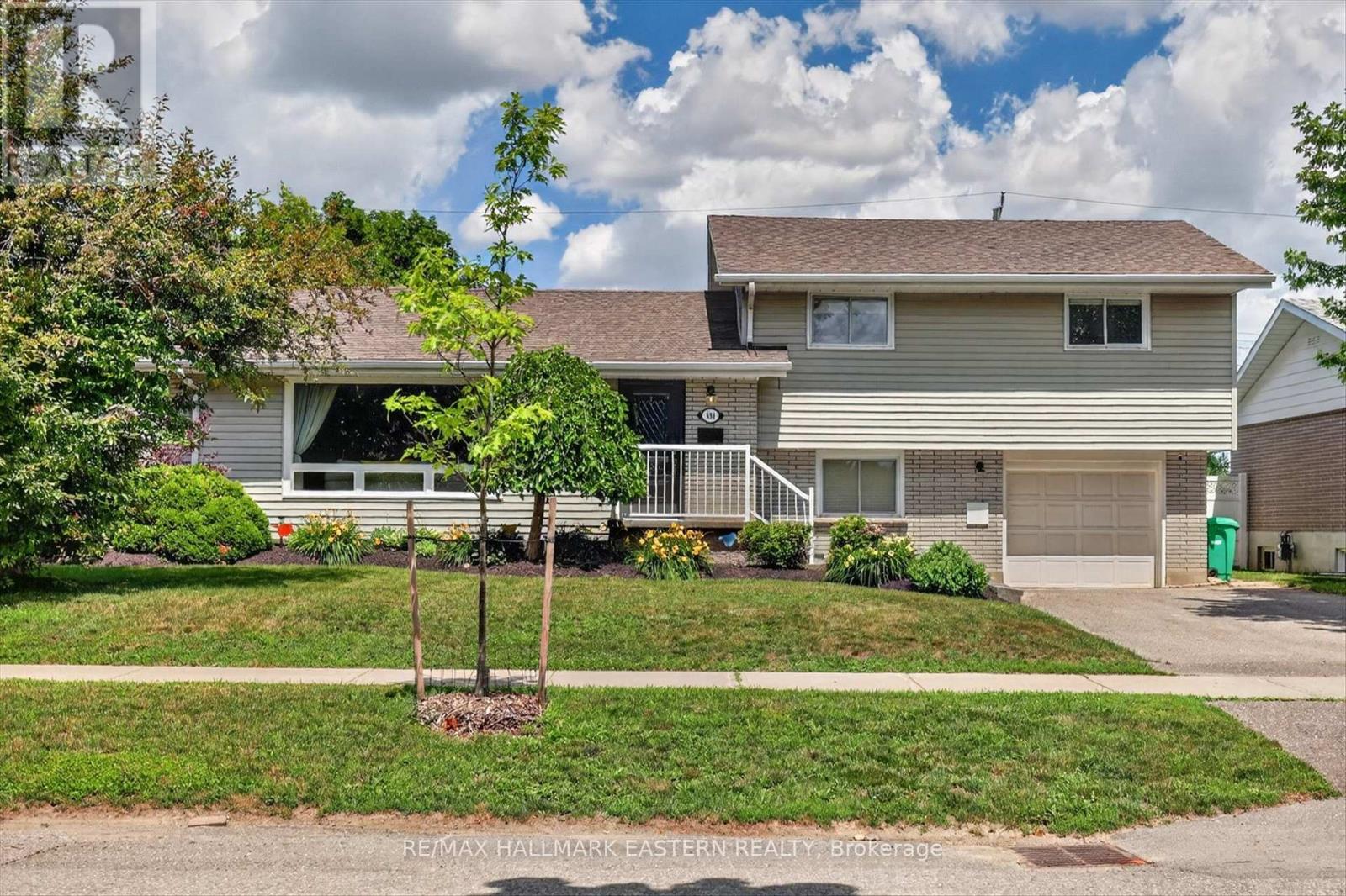 894 KAWARTHA DRIVE - 1