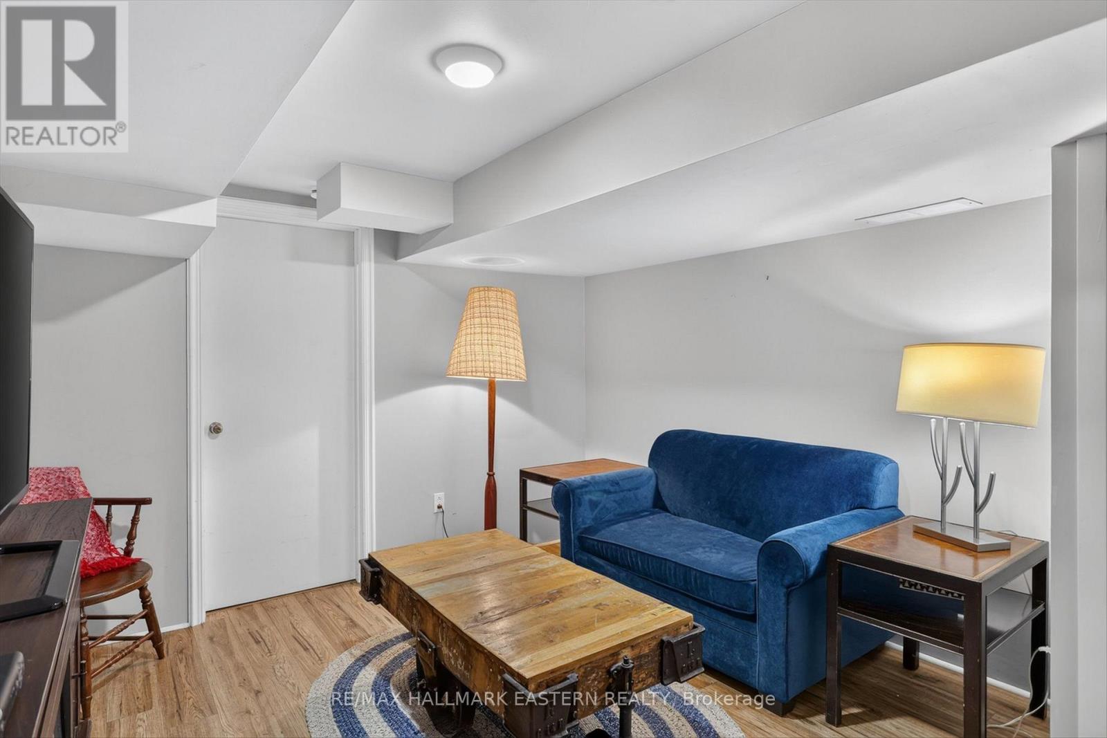894 KAWARTHA DRIVE - 30