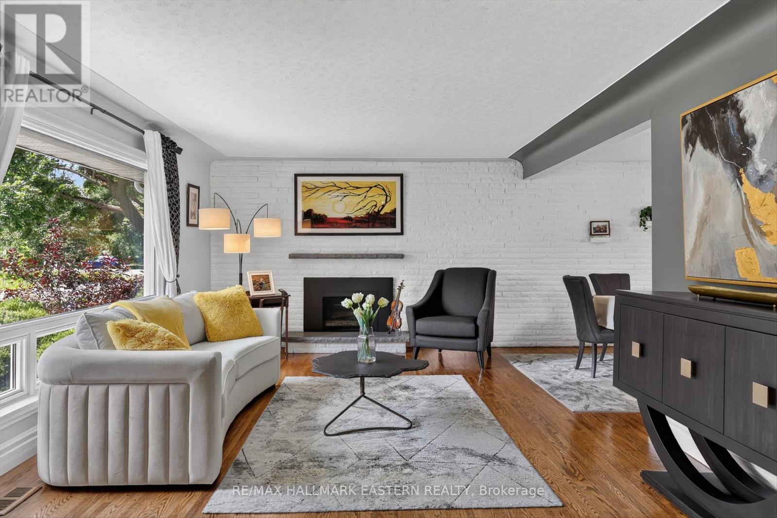 894 KAWARTHA DRIVE - 4