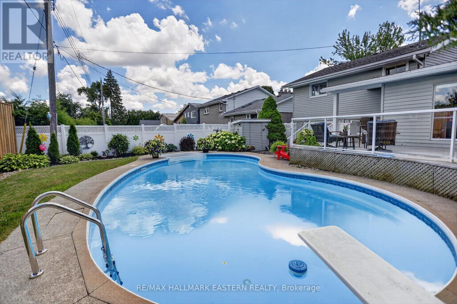 894 KAWARTHA DRIVE - 42