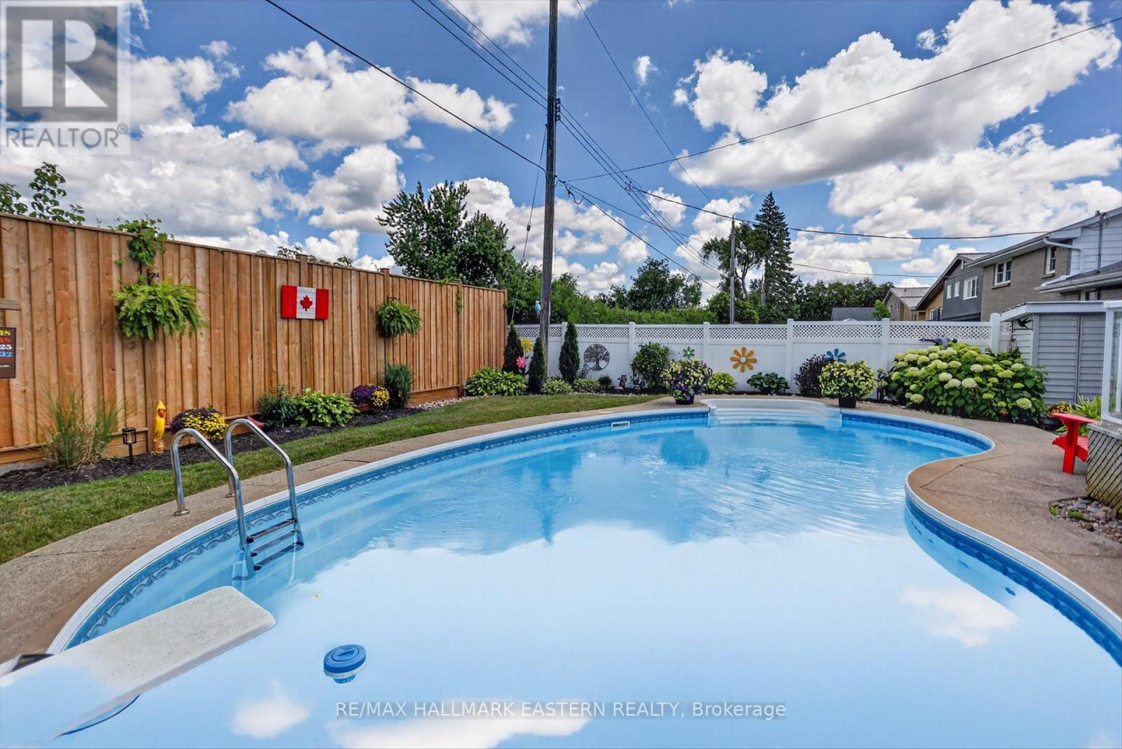 894 KAWARTHA DRIVE - 44