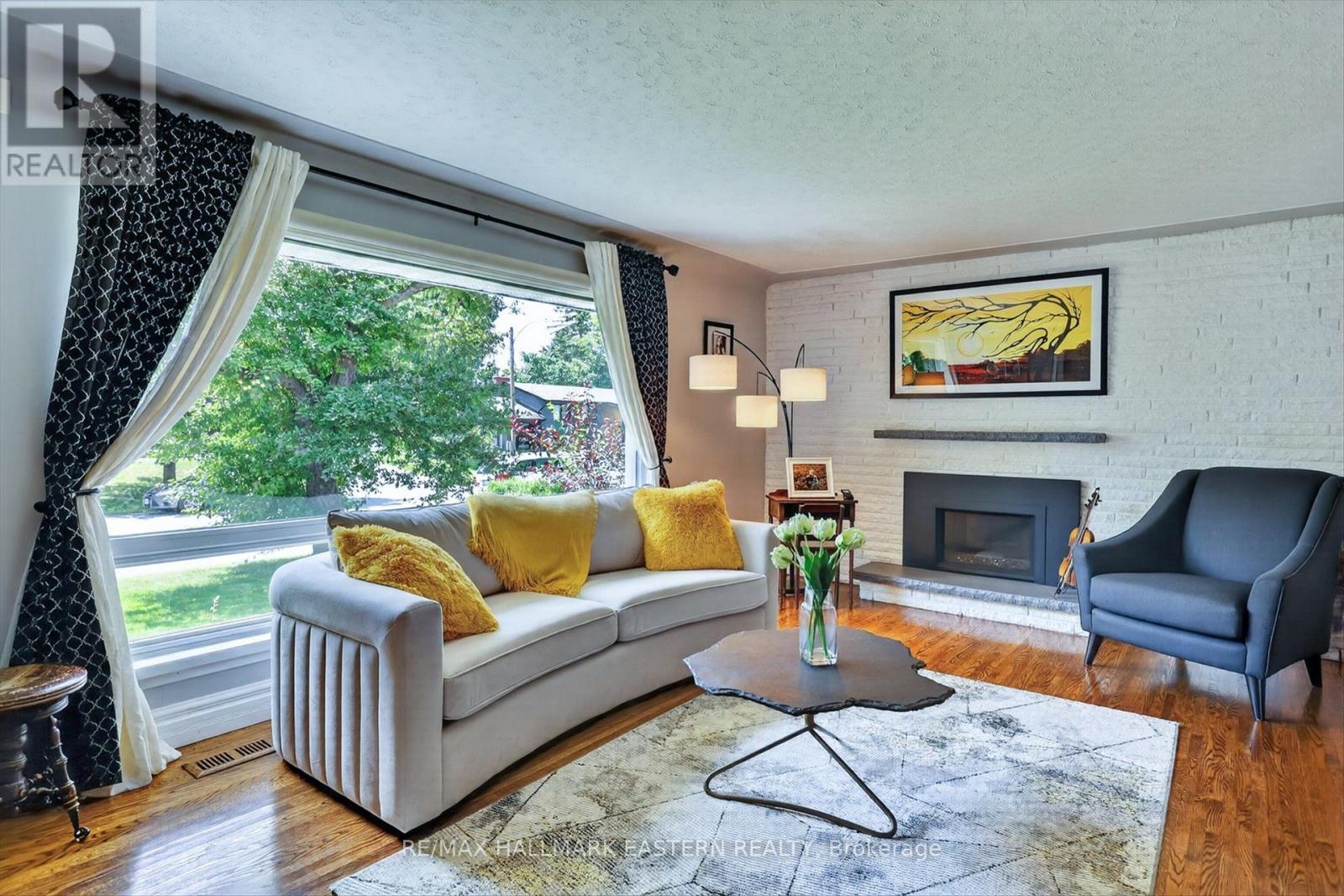 894 KAWARTHA DRIVE - 5